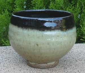 Jack Kenny teabowl with Jack's personal S seal mark. The maximum height is 8.4 cm (3.3 inches) and the maximum external diameter is 10.9 cm (4.3 inches). £45