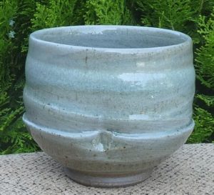 Jack Kenny teabowl with Jack's personal S seal mark. The maximum height is 8.9 cm (3.5 inches) and the maximum external diameter is 10.9 cm (4.3 inches). £55