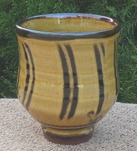 Philip Leach (b.1947) earthenware yunomi (1) with the Springfield Pottery seal and Philip's personal seal. Philip & his wife, Frannie, ran the Springfield Pottery from 1979 - 2019. The height is 10.7 cm (4.2 inches) and the maximum external diameter is 9.4 cm (3.7 inches). £65